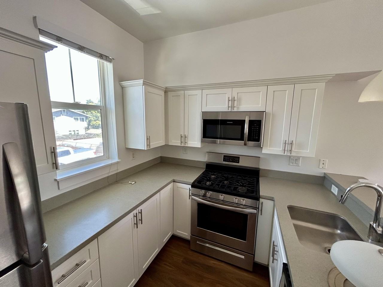 322 W Micheltorena St #C - Photo 6 of 12