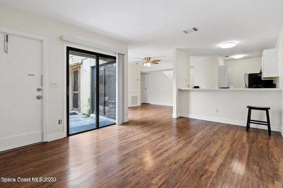 1411 Sheafe Ave Ne #102 - Photo 4 of 11