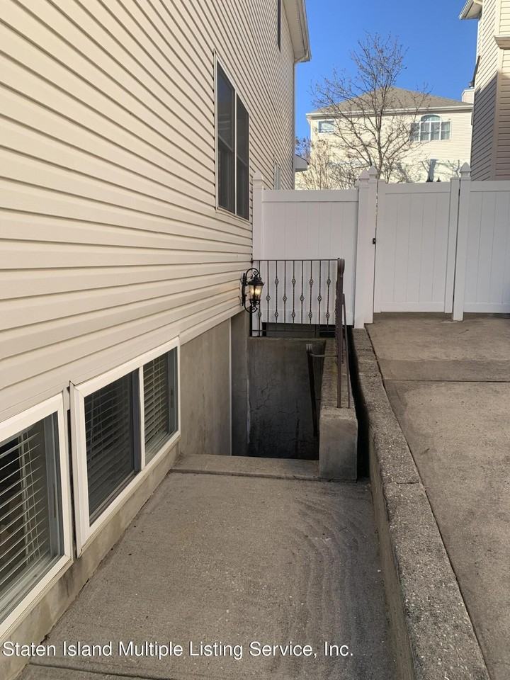 193 Bennett Ave - Photo 2 of 18