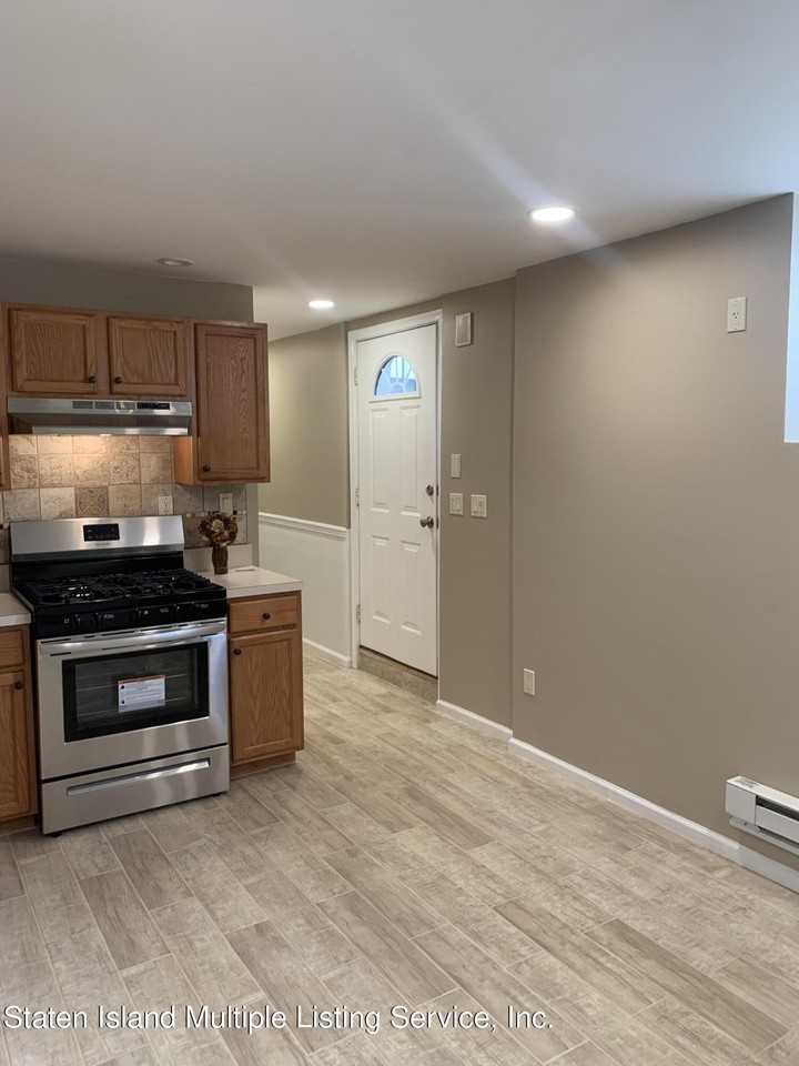 193 Bennett Ave - Photo 3 of 18