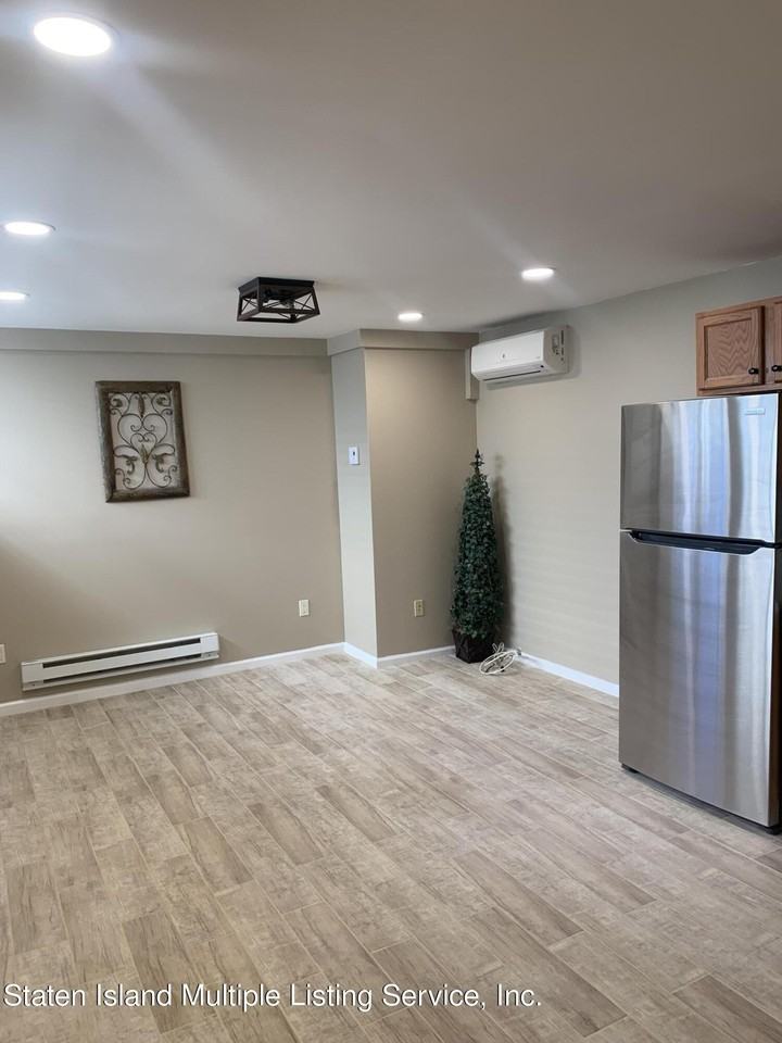 193 Bennett Ave - Photo 7 of 18