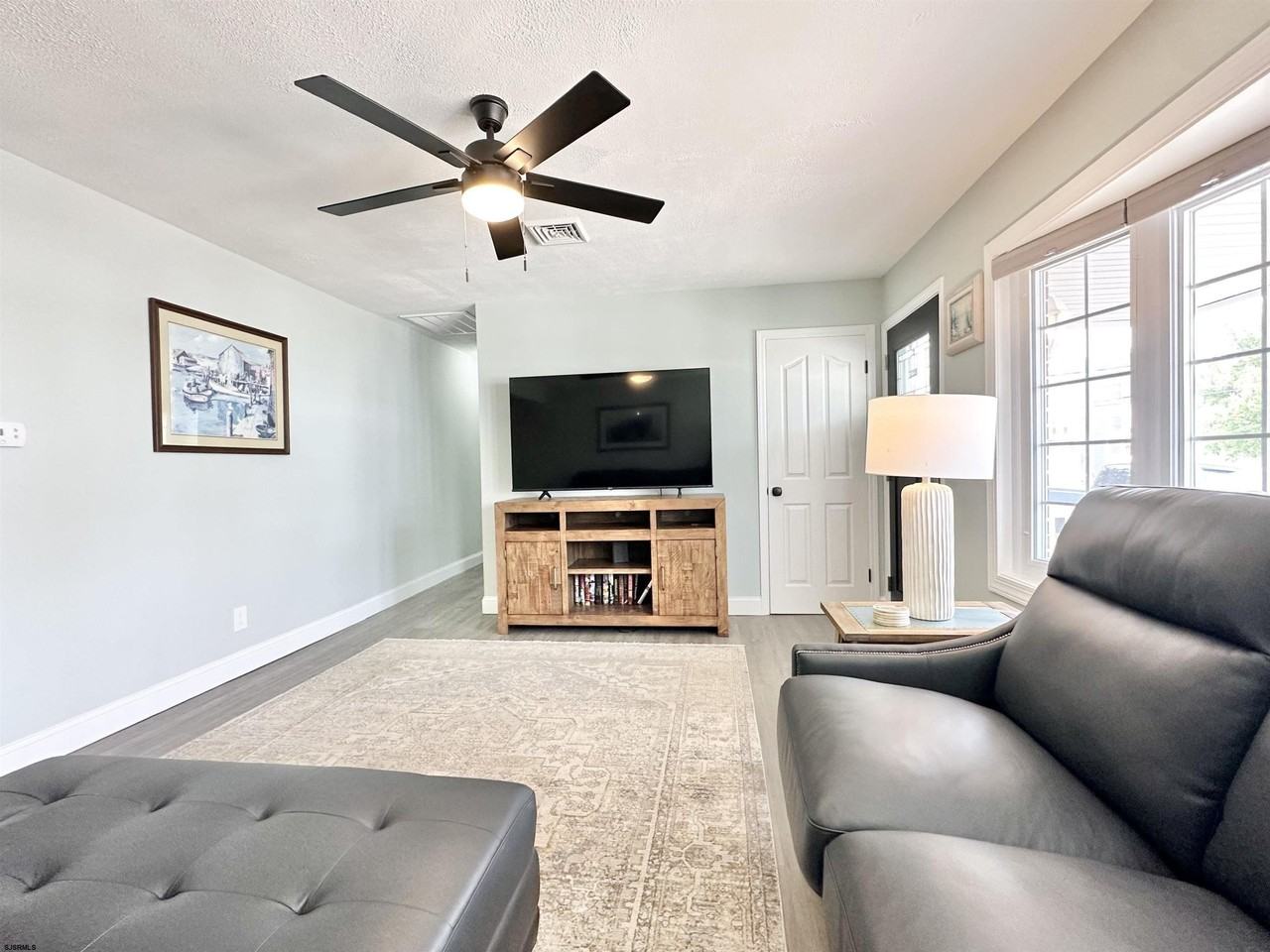 117 Lincoln Dr - Photo 5 of 29