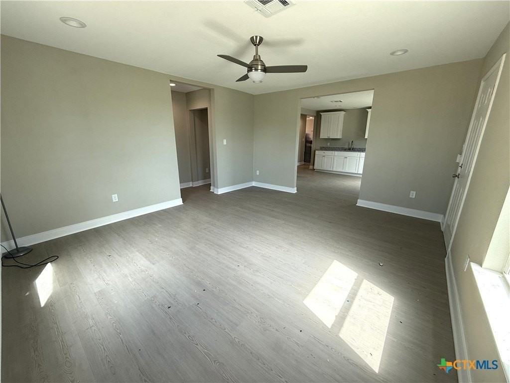 1851 Connell St - Photo 5 of 16