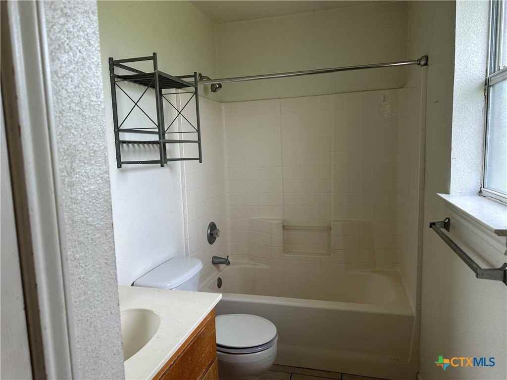 103 Castellon Ct #A - Photo 4 of 4