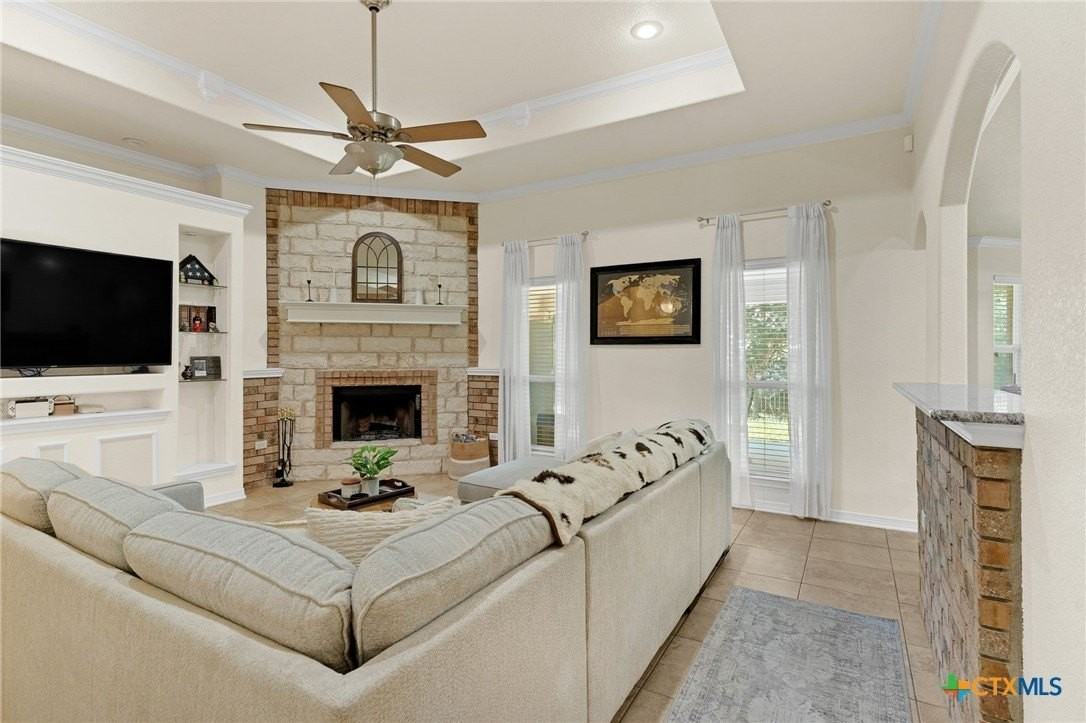 1507 Hazelnut Dr - Photo 5 of 29