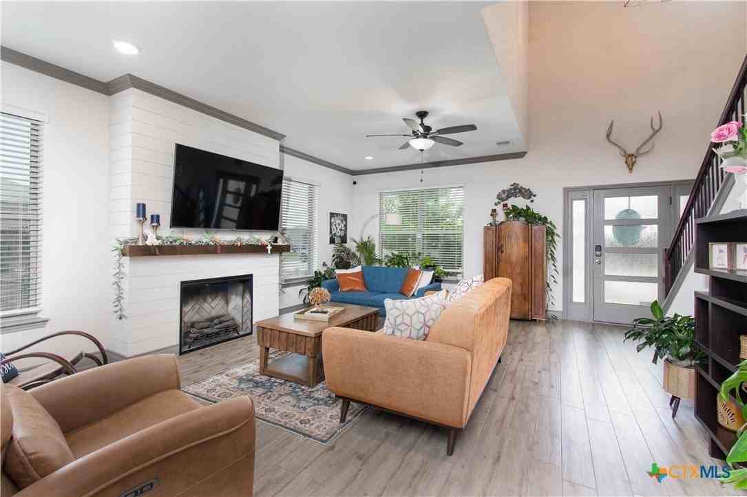 3810 Twilight Dr - Photo 3 of 25