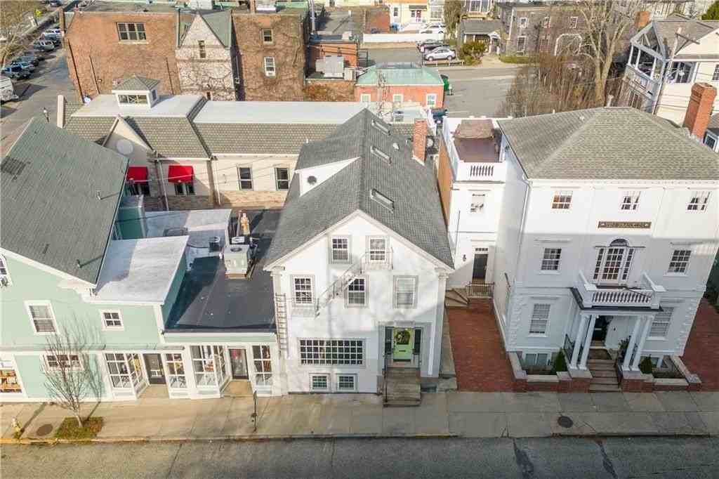8 Franklin St #3 - Photo 2 of 26