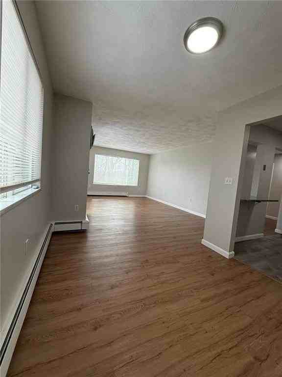 400 New River Rd #905 - Photo 4 of 9