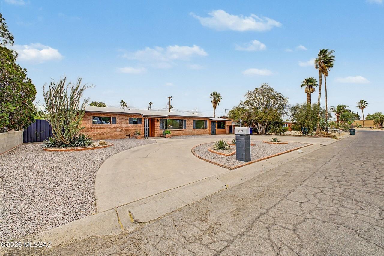 5120 E Alberta Dr - Photo 3 of 37