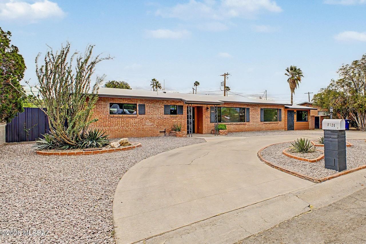 5120 E Alberta Dr - Photo 4 of 37