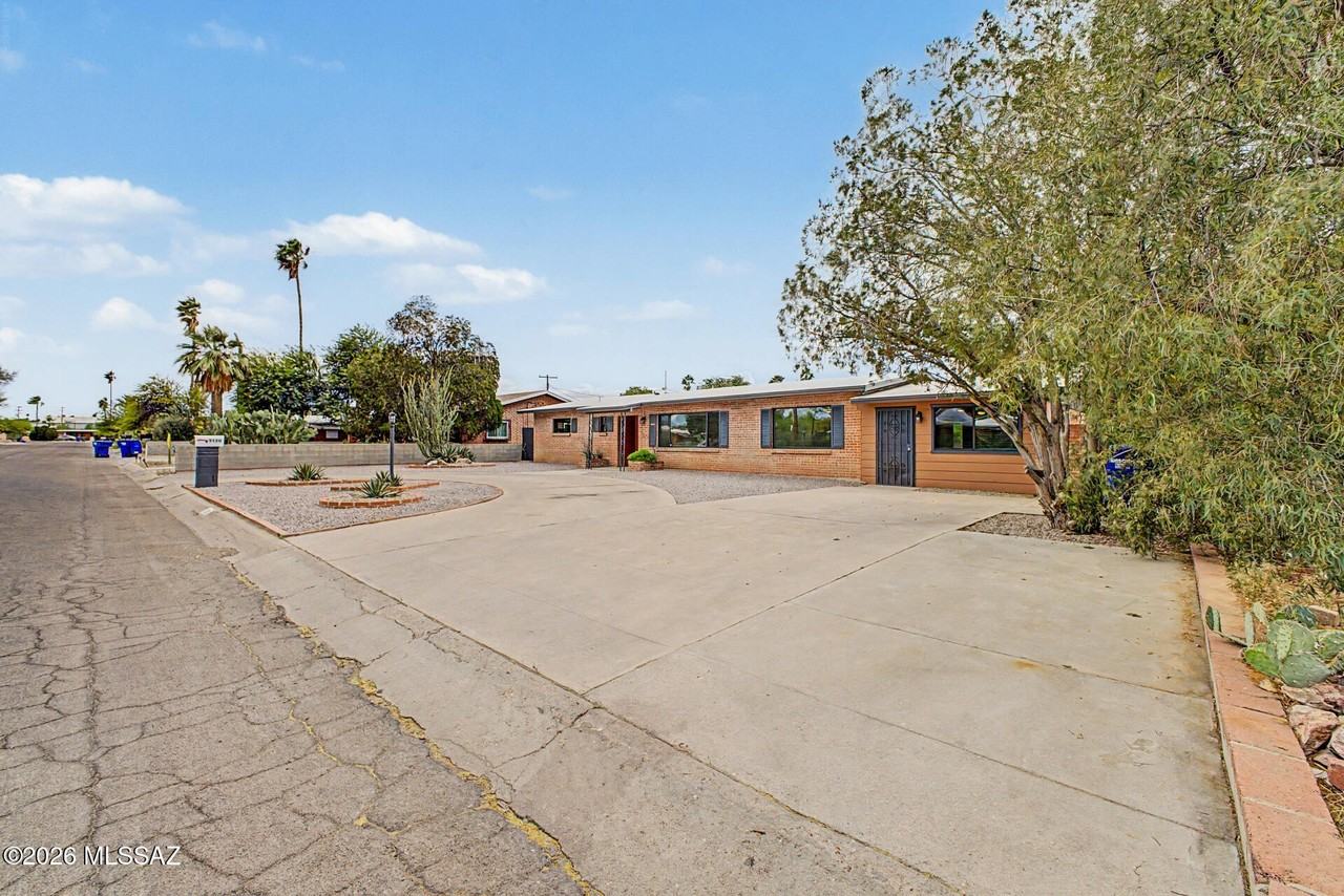 5120 E Alberta Dr - Photo 5 of 37