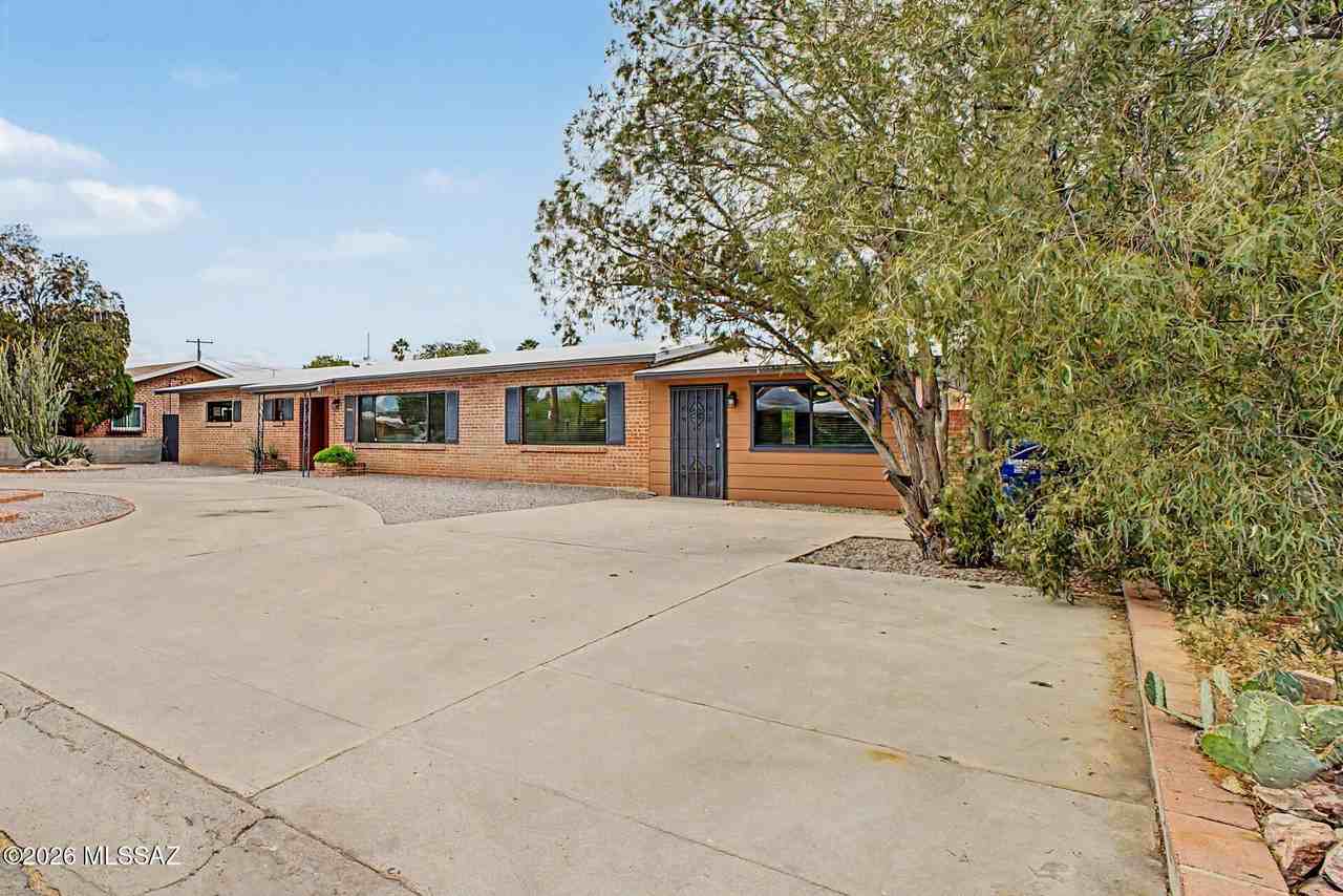 5120 E Alberta Dr - Photo 6 of 37