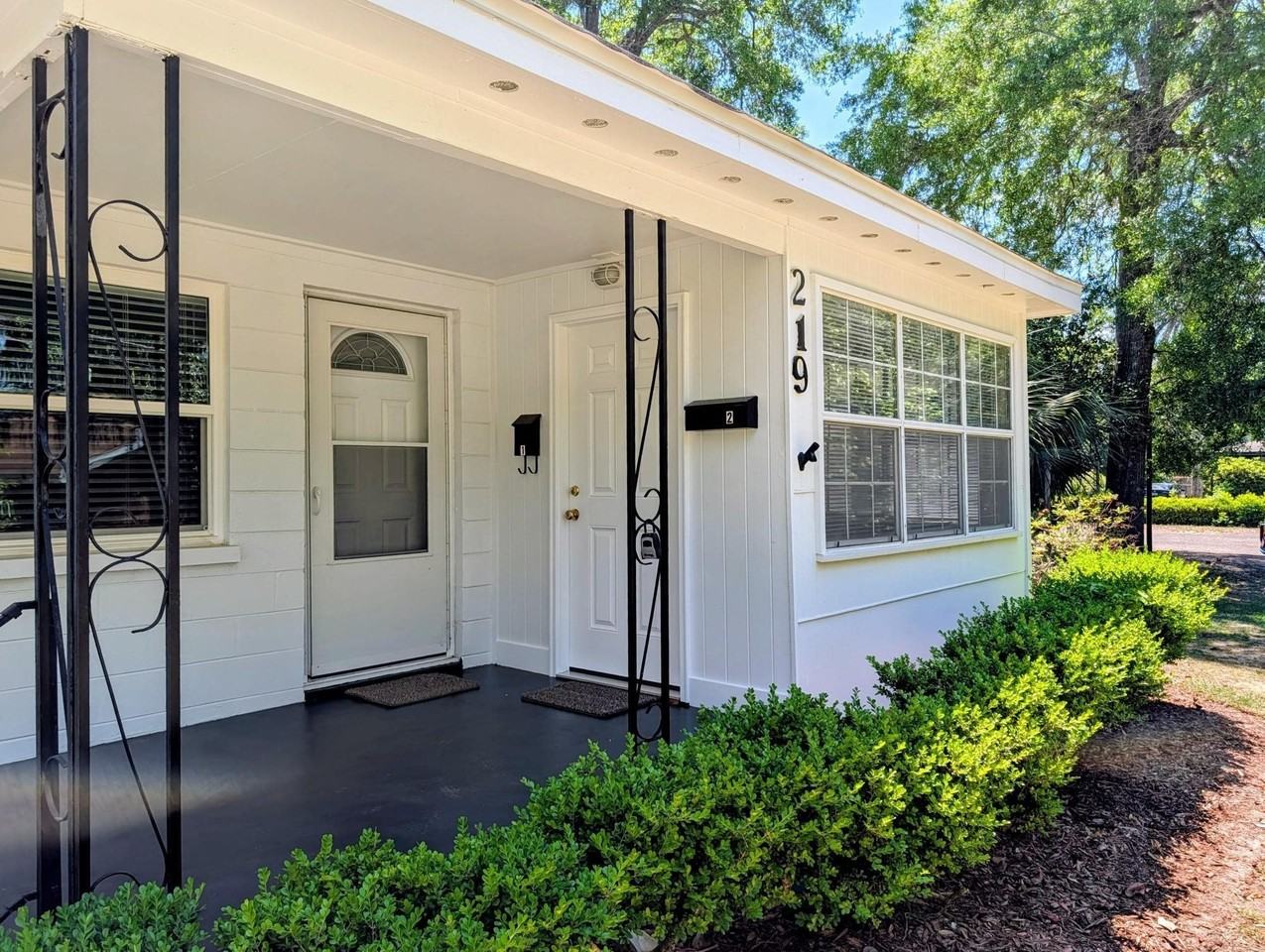 219 W 7Th -2 Avenue #2 - Photo 2 of 4