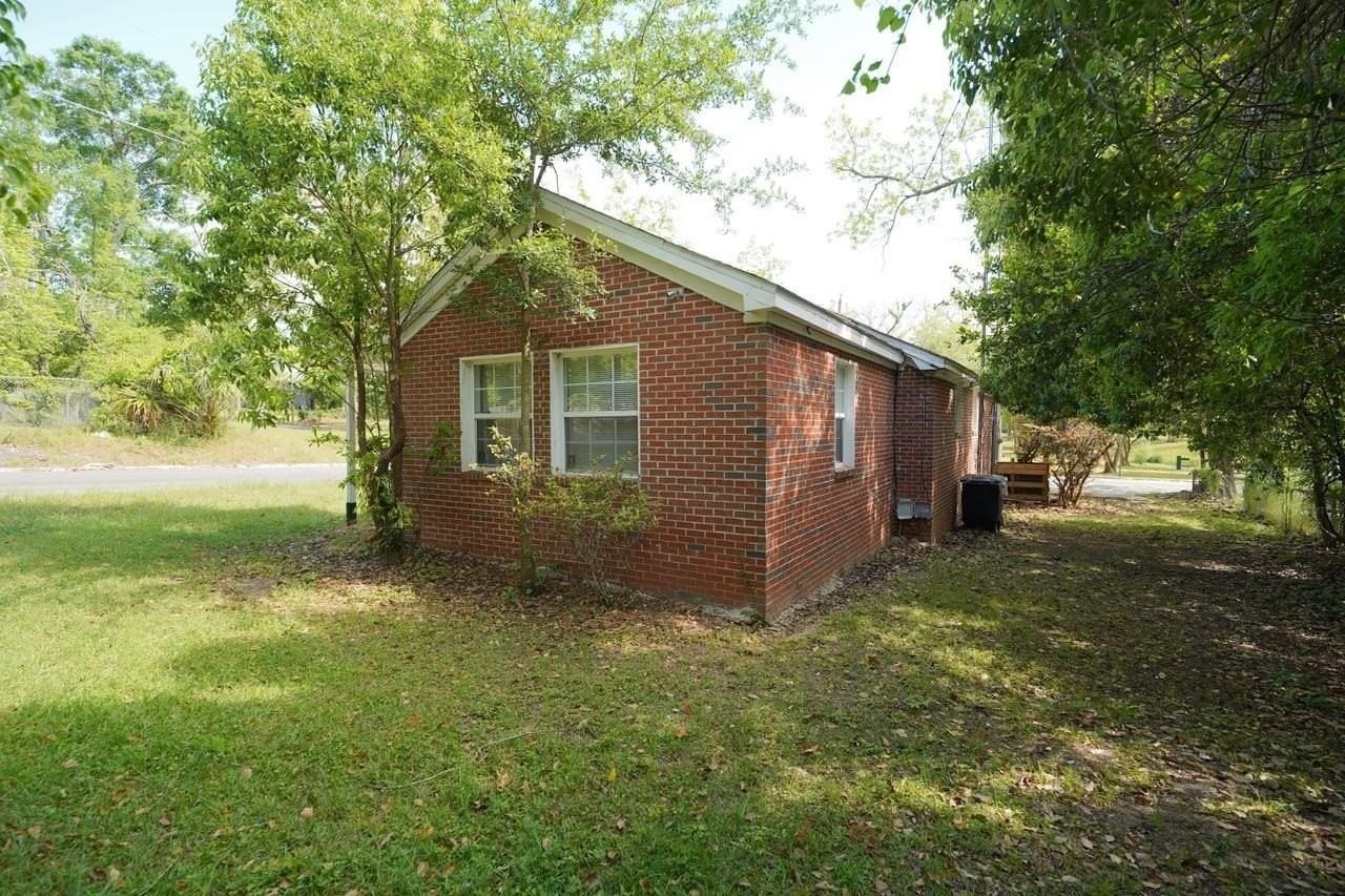 702 Nassau St - Photo 4 of 24