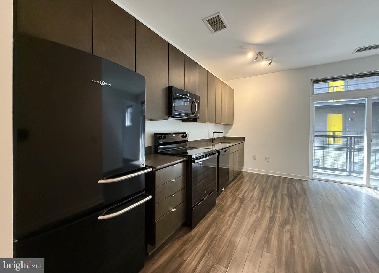 1250 9th St Nw #218 - Photo 2 of 18