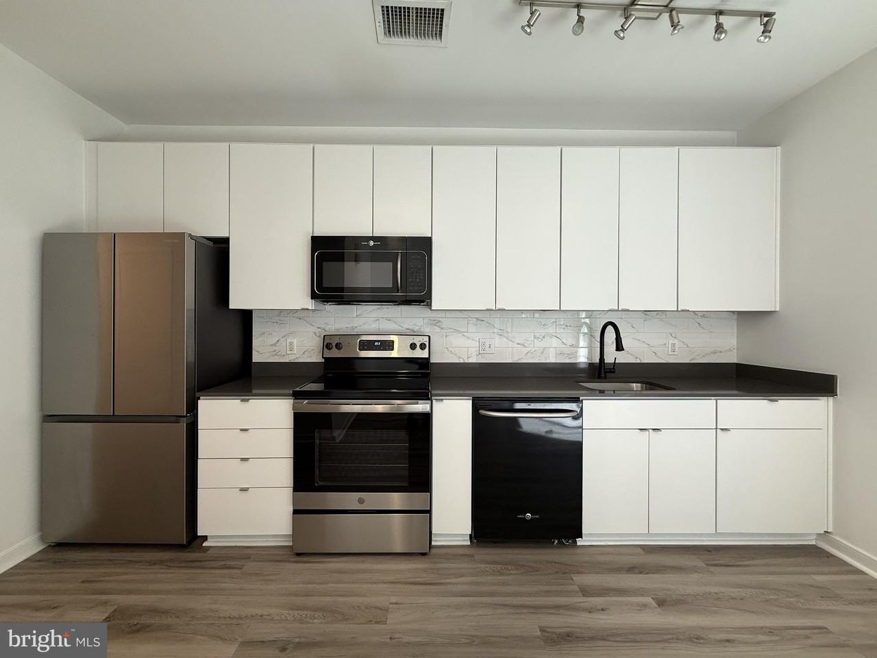 1250 9th St Nw #315 - Photo 3 of 17