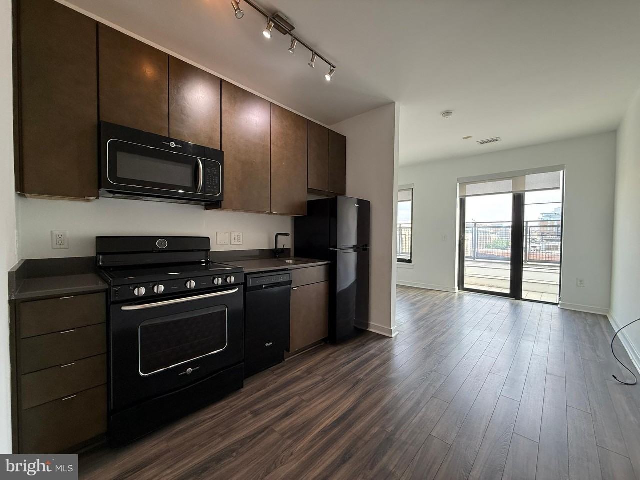 1250 9th St Nw #513 - Photo 2 of 16
