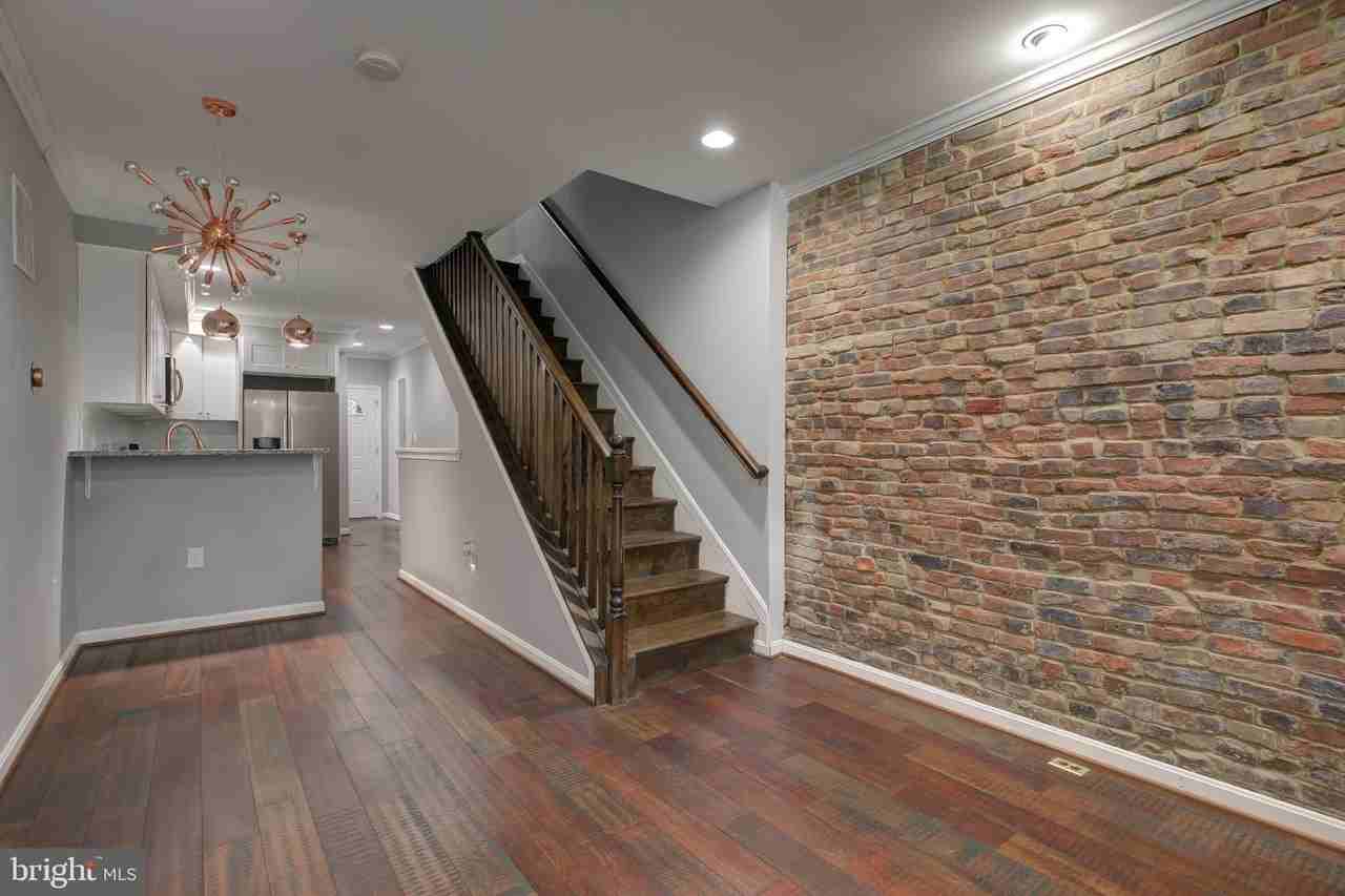 16 N Bradford St - Photo 5 of 41