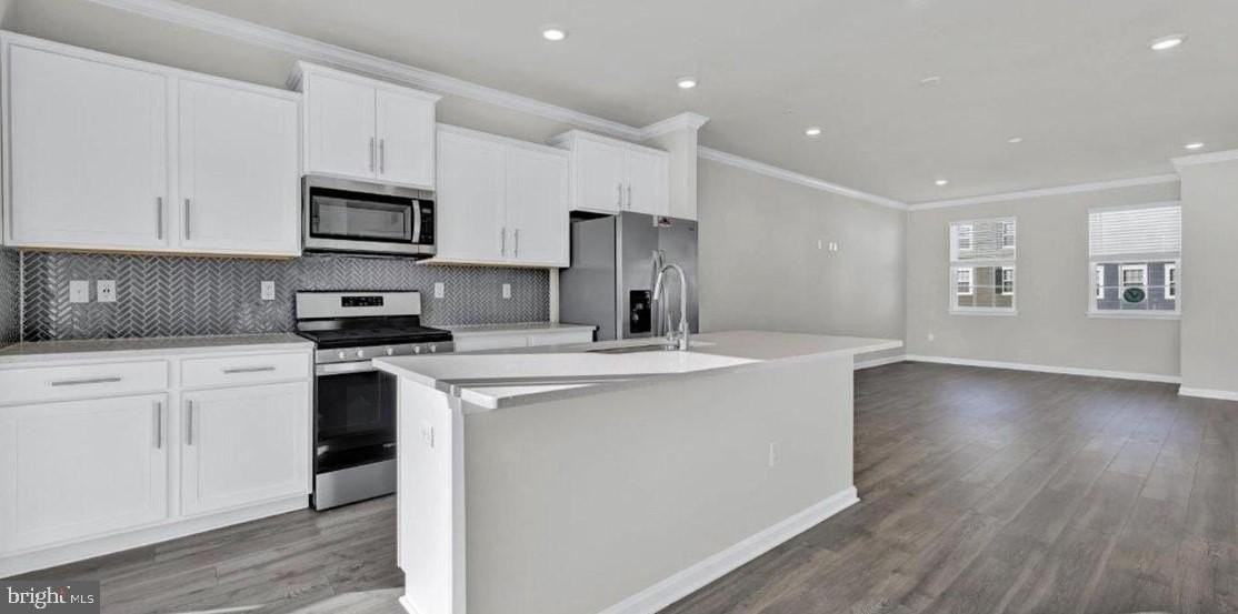 8302 Dieter Dr - Photo 3 of 11