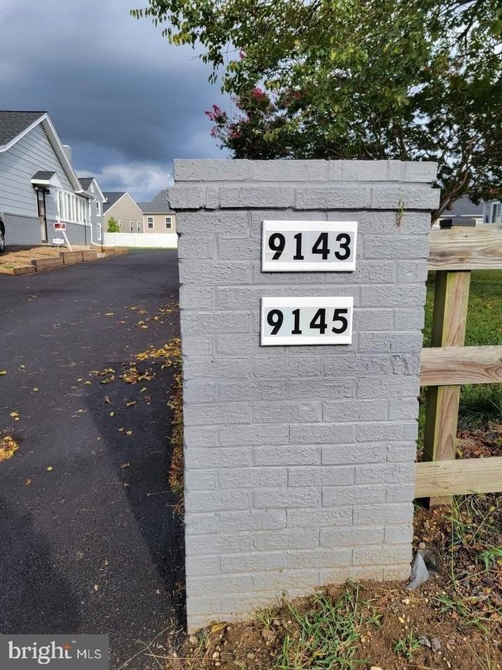 9145 Old Scaggsville Rd Unit A - Photo 3 of 16