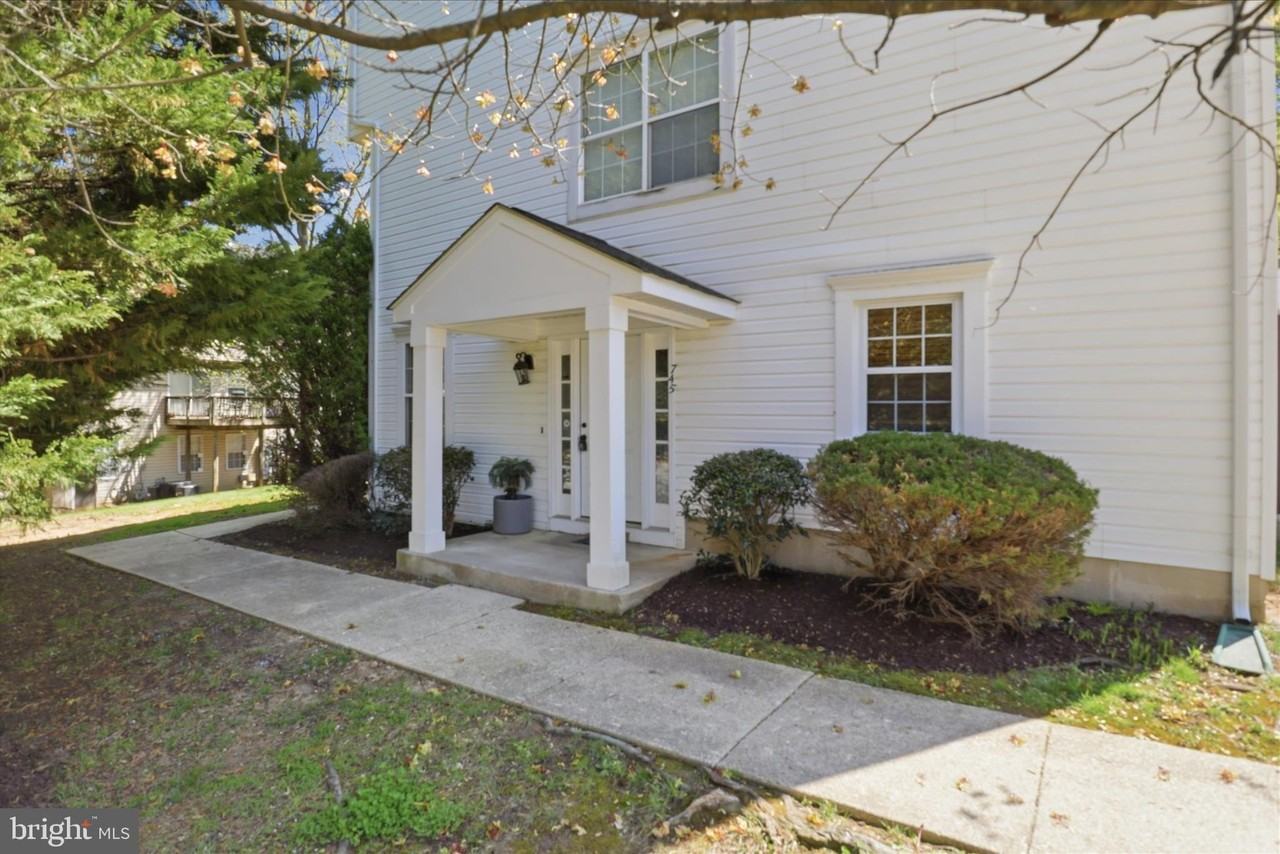 745 Tola Ct - Photo 2 of 24