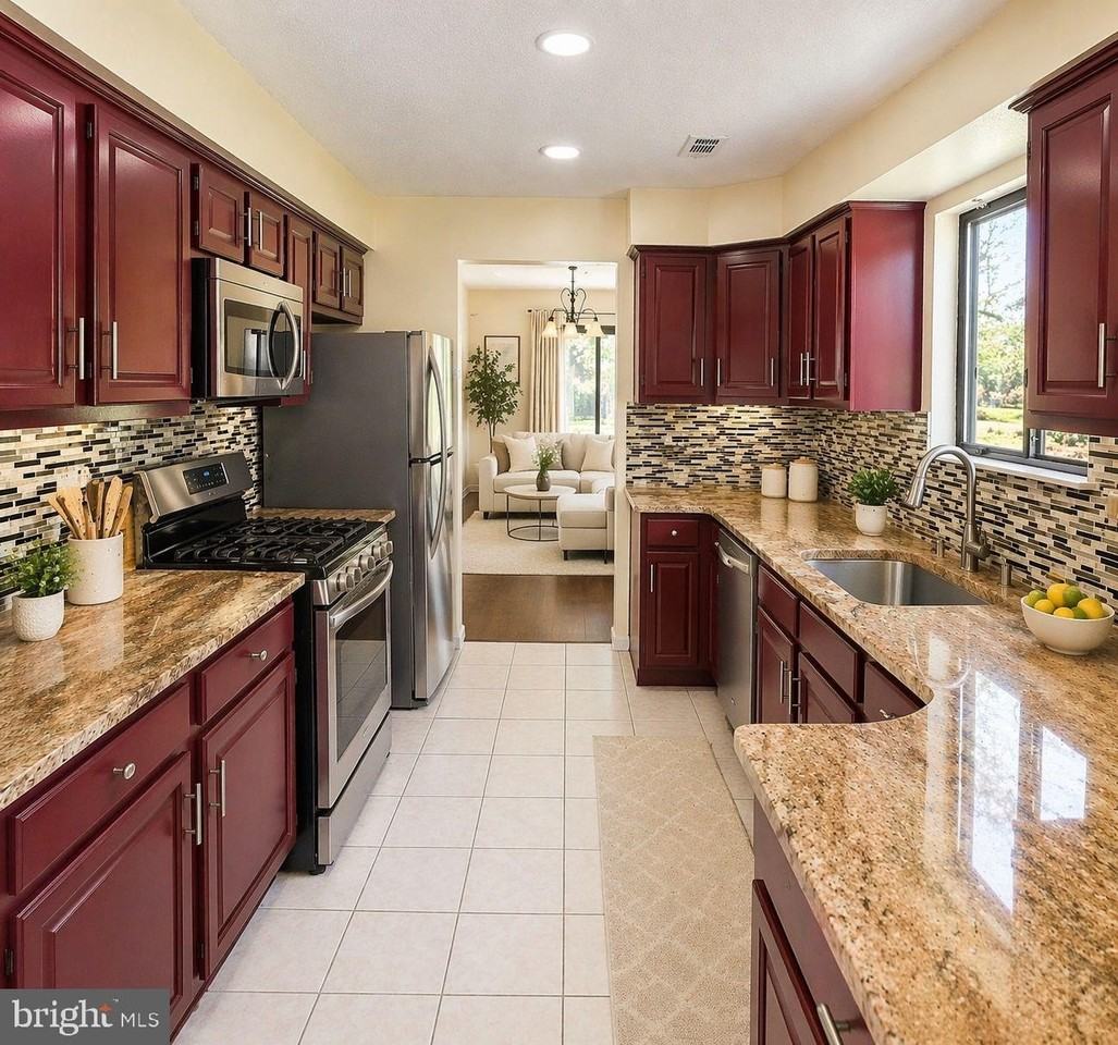 101 Hampshire Dr - Photo 3 of 12