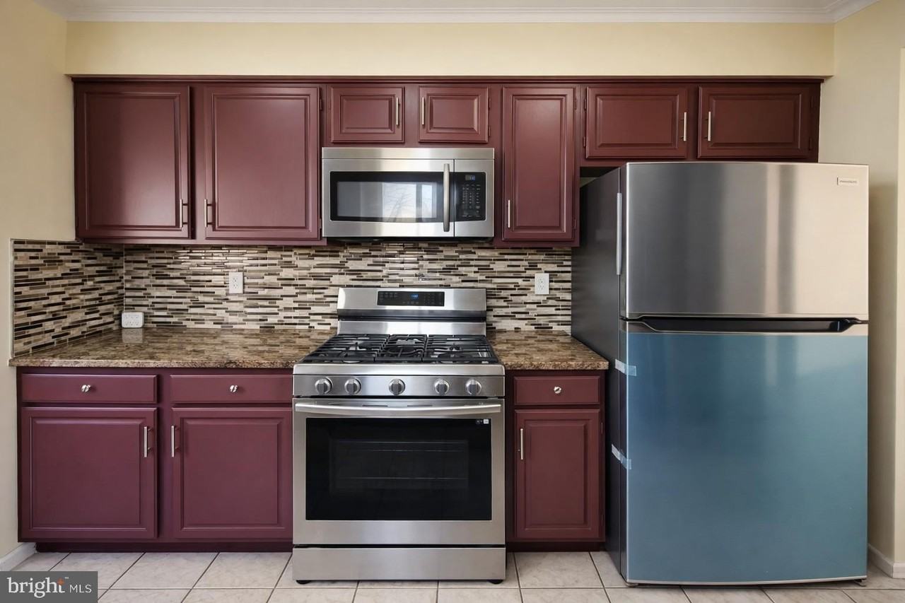 101 Hampshire Dr - Photo 6 of 12