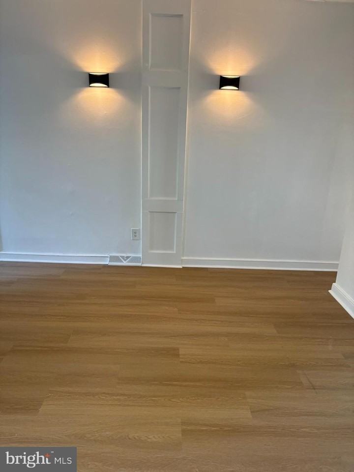 213 Vernon St - Photo 5 of 18