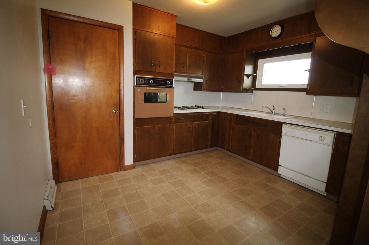 293 Twin County Rd - Photo 5 of 12