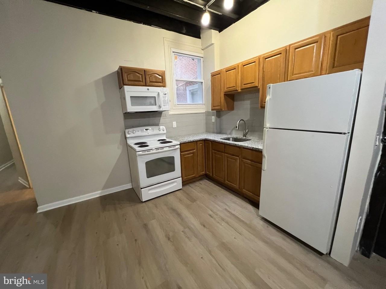 1709 W Montgomery Ave #1 - Photo 3 of 13