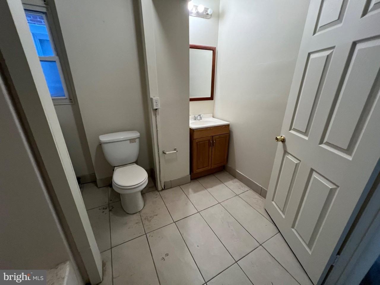 1709 W Montgomery Ave #1 - Photo 4 of 13