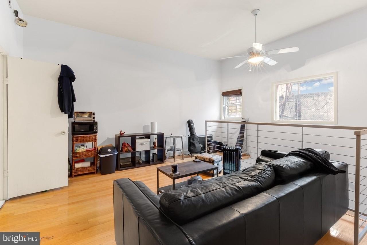 515 S 6th St #1R - Photo 4 of 17