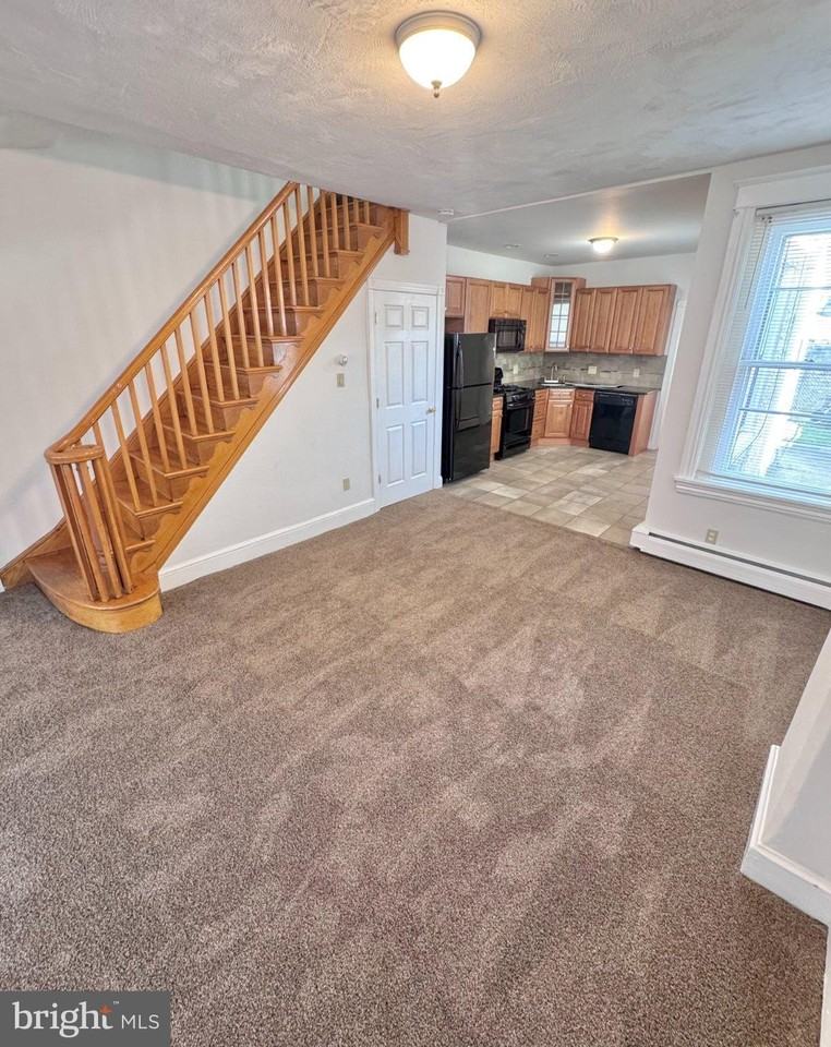 125 Davis St - Photo 2 of 24