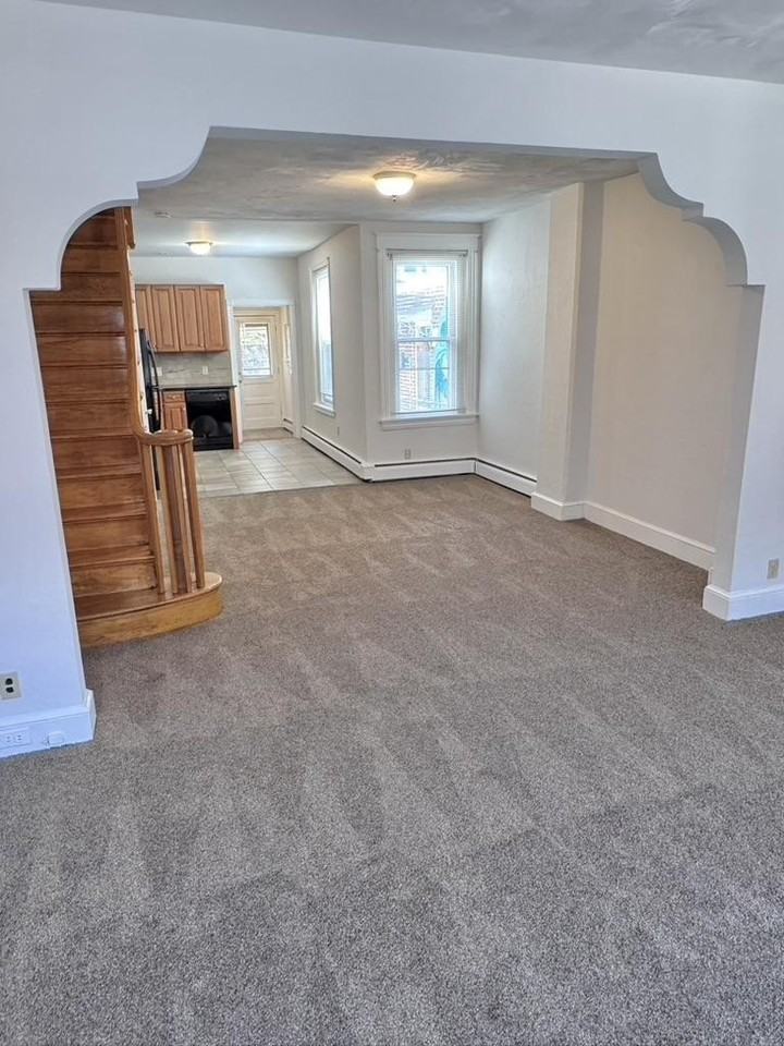 125 Davis St - Photo 3 of 24