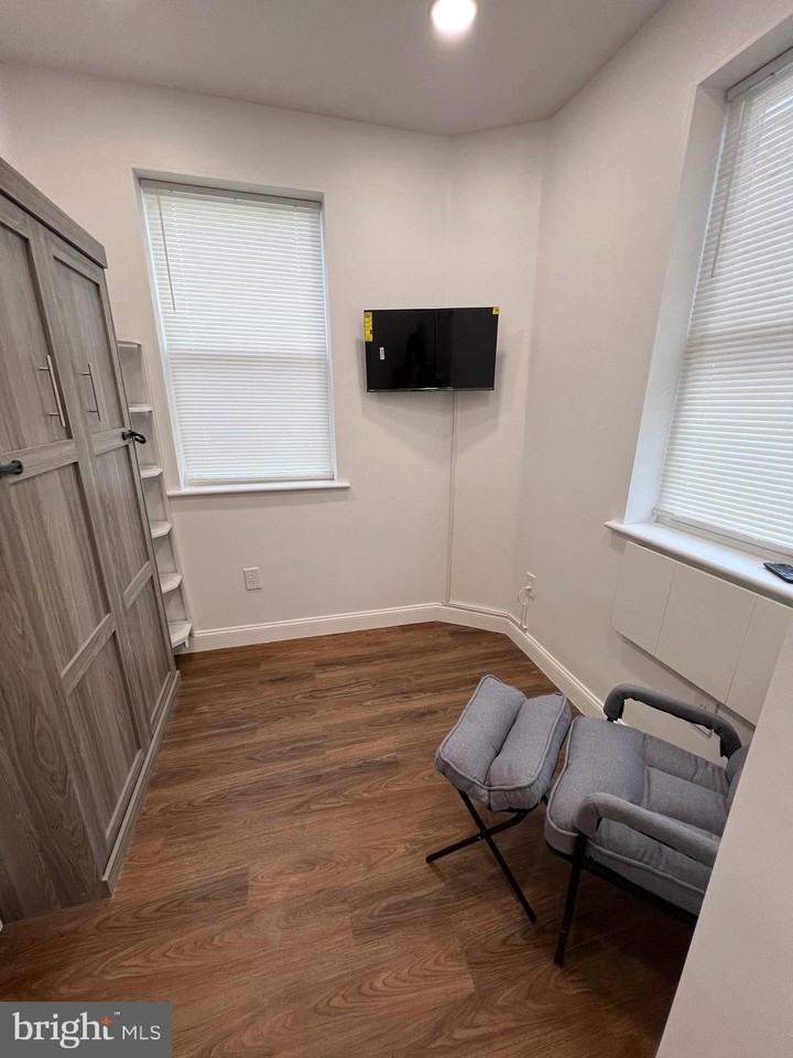 2145 Elkins Ave #A - Photo 6 of 12