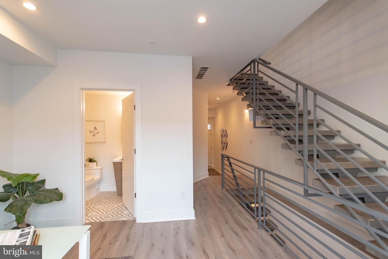 105 Olive St - Photo 4 of 36