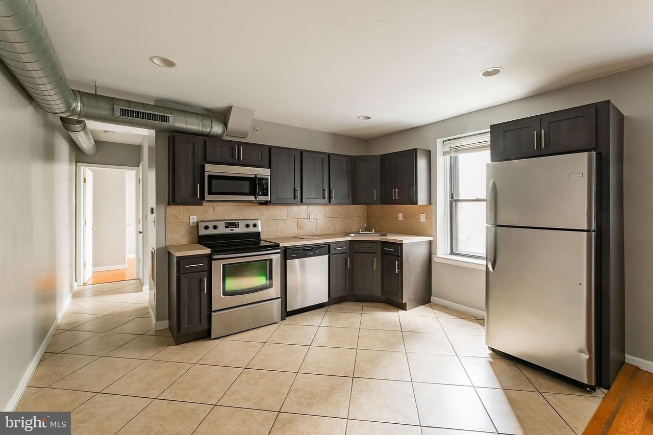 1909 Green St #2N - Photo 3 of 10