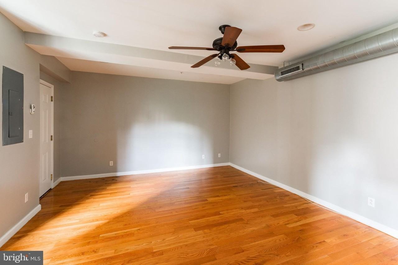 1909 Green St #2N - Photo 5 of 10