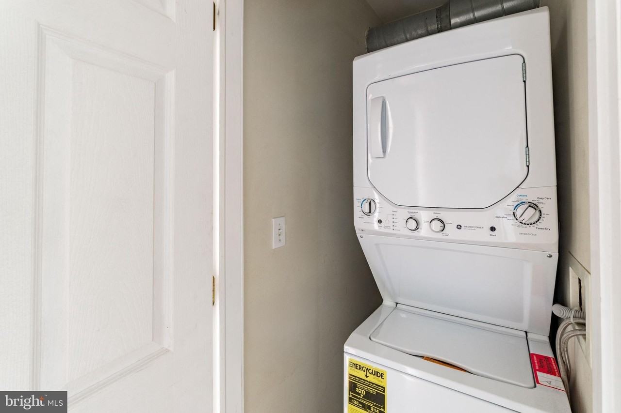 1909 Green St #2N - Photo 7 of 10