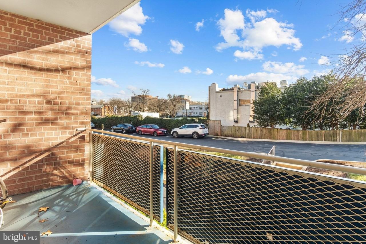 1931 N Cleveland St #213 - Photo 4 of 18