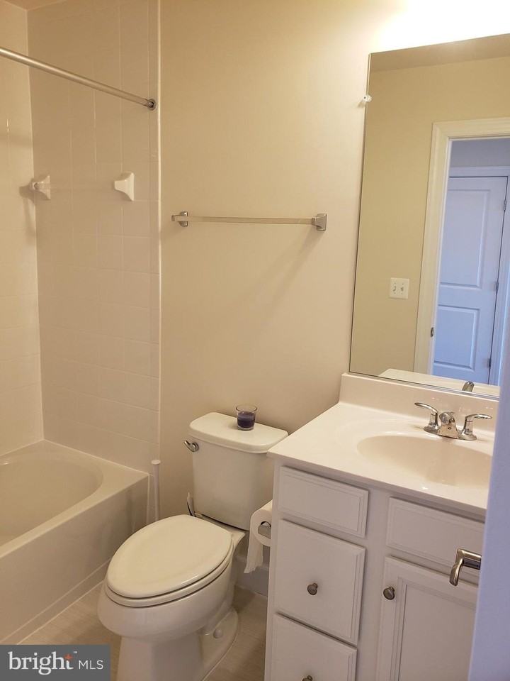 2204 Shadmoor Dr - Photo 4 of 20