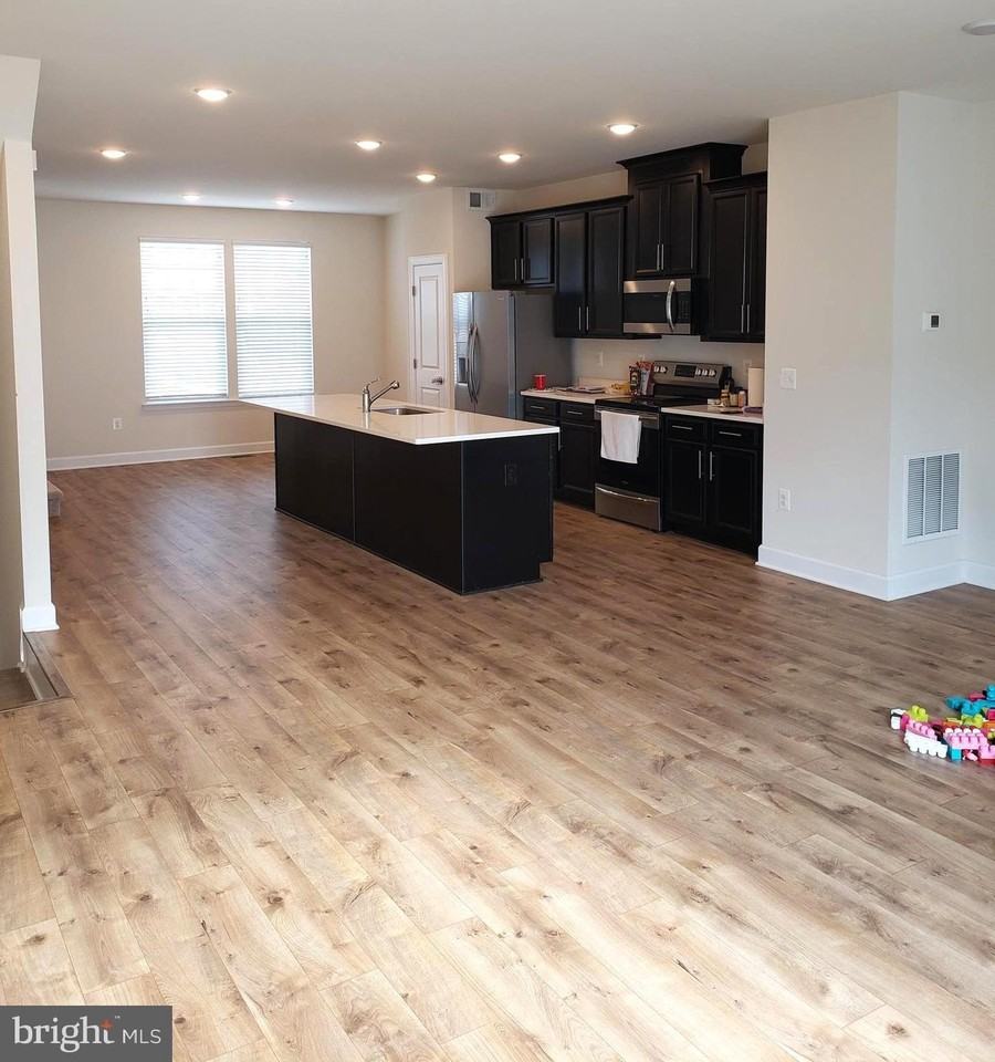 2204 Shadmoor Dr - Photo 6 of 20