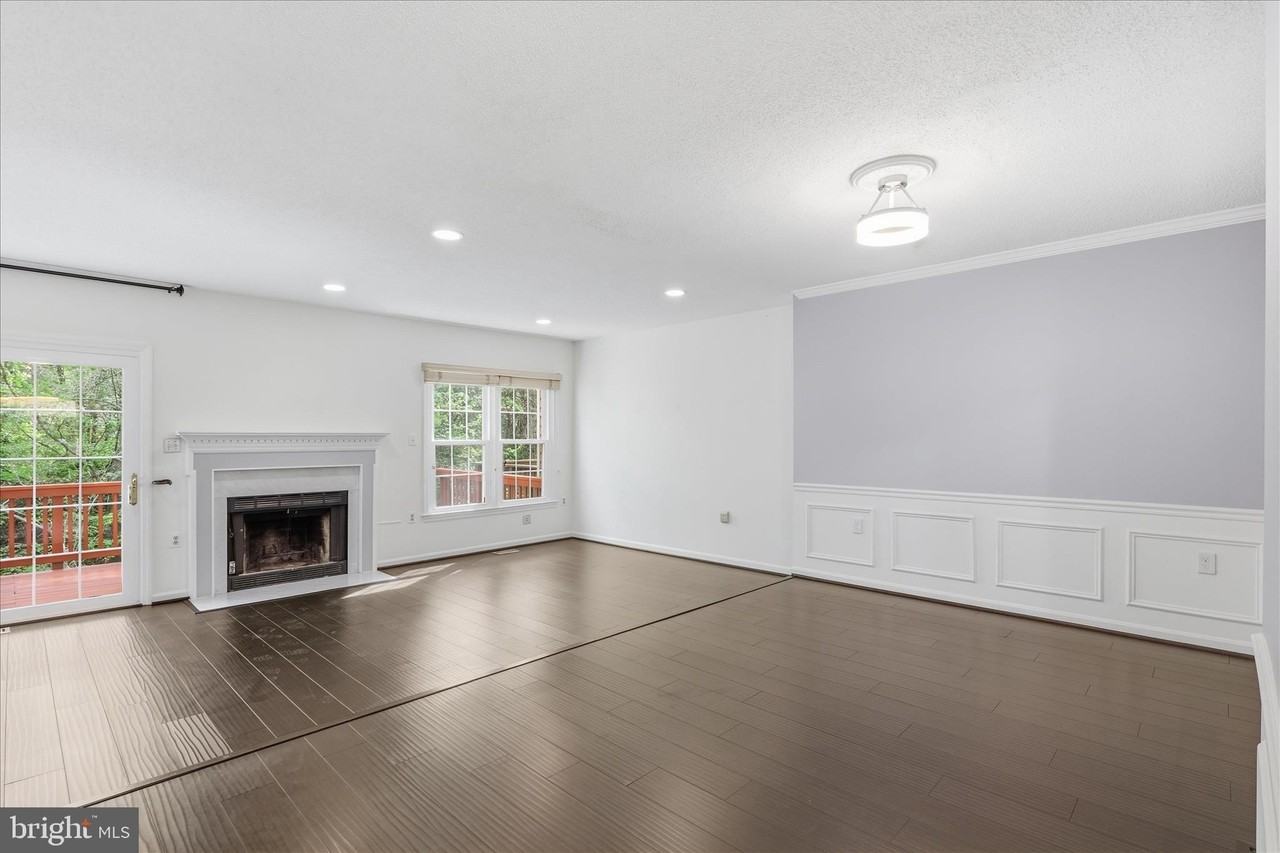 7211 Squirrel Run Ct - Photo 4 of 29