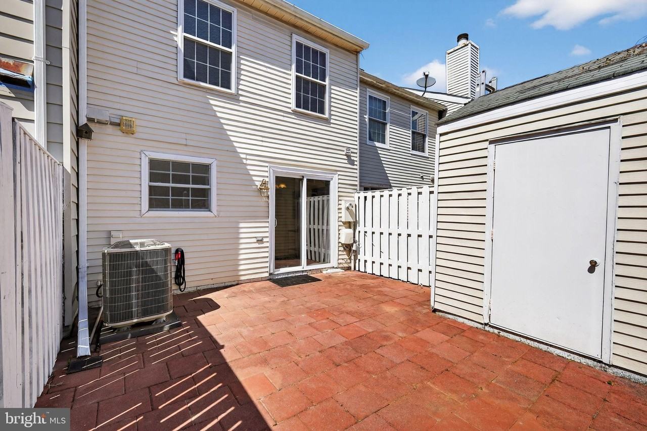 6118 Bristol Way - Photo 3 of 30