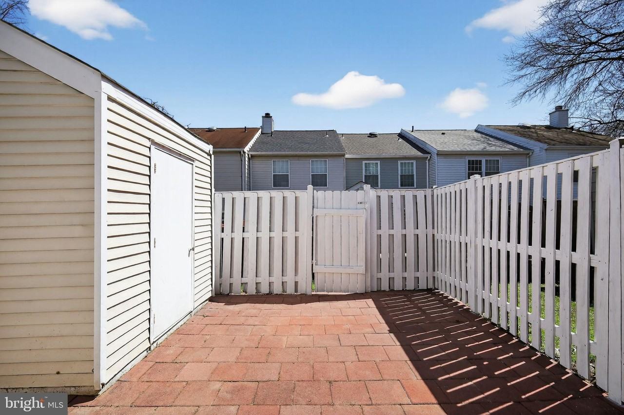 6118 Bristol Way - Photo 5 of 30