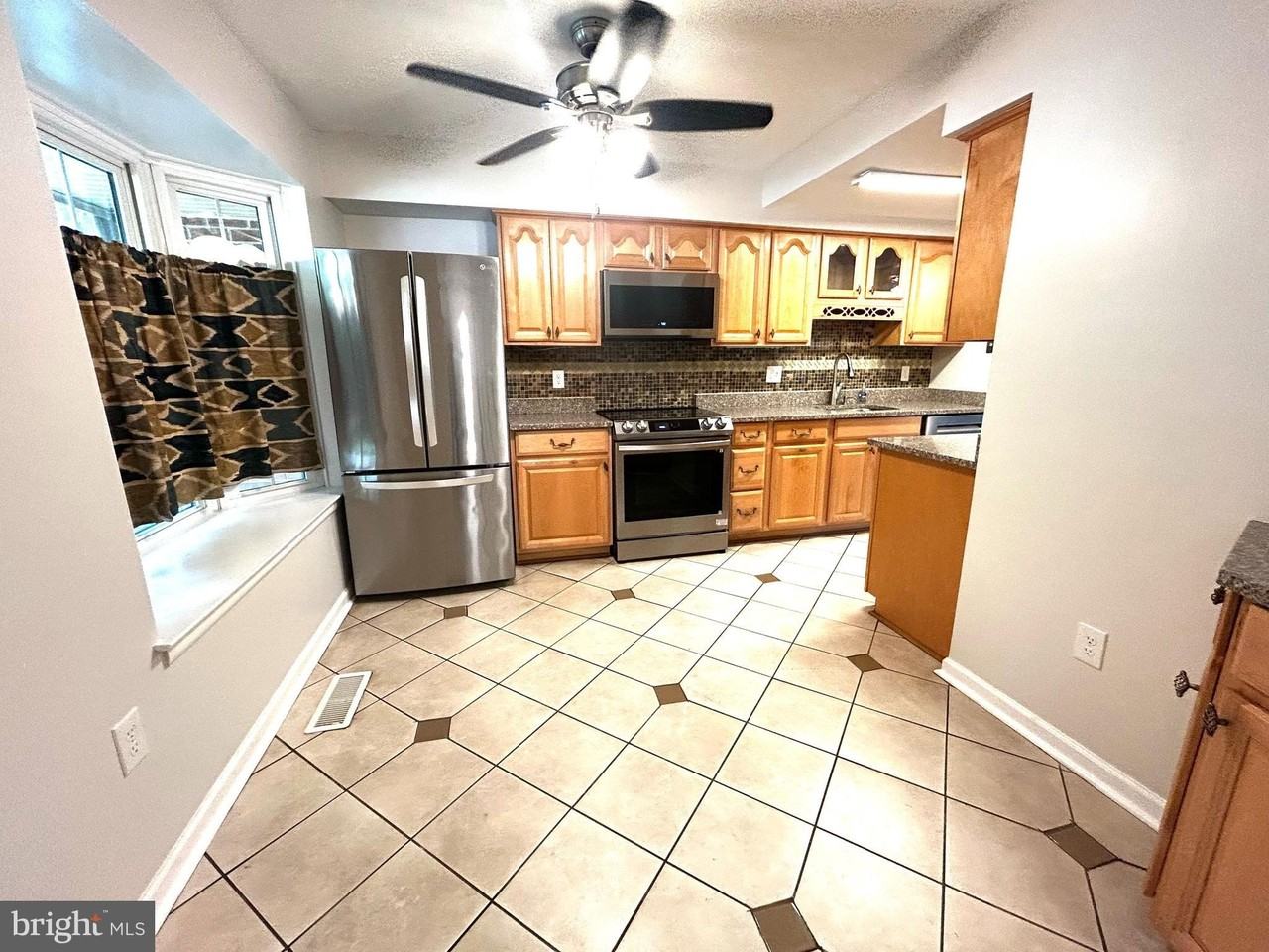 6476 Ohara Ct - Photo 3 of 33