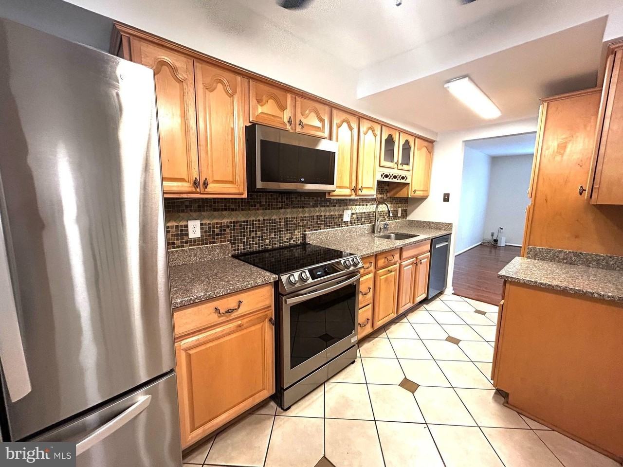 6476 Ohara Ct - Photo 5 of 33