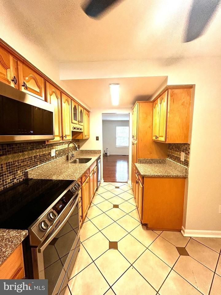 6476 Ohara Ct - Photo 6 of 33