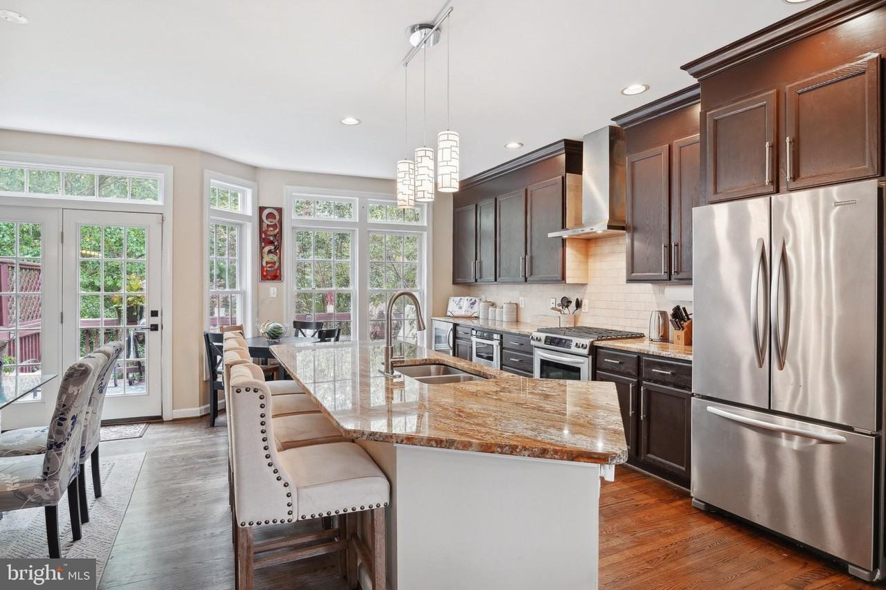 6667 Debra Lu Way - Photo 4 of 15