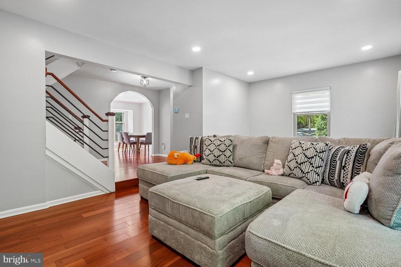 6608 Westbury Oaks Ct - Photo 3 of 27